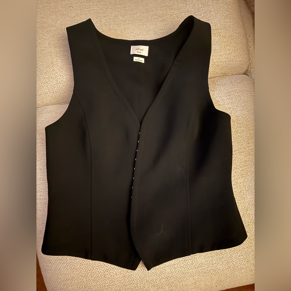 Aritzia Wilfred Black Crepette Attire Vest - Picture 4 of 6